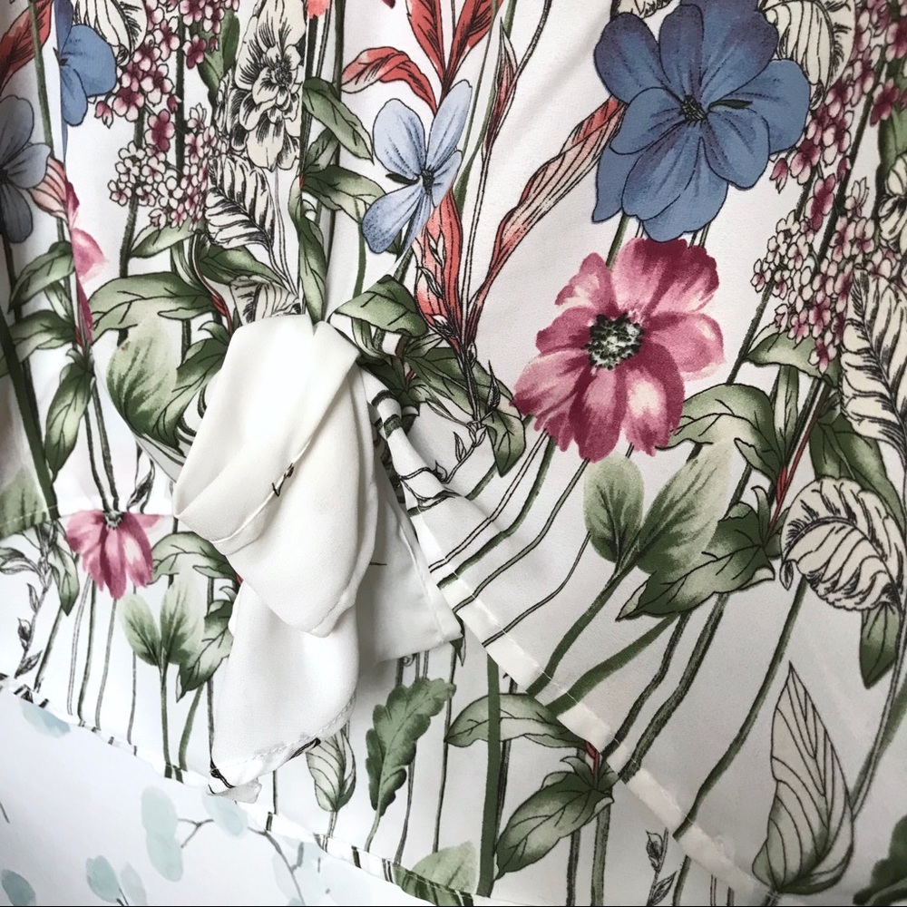 Vine & Love Garden Floral Boho Knotted Tie Blouse - Picture 7 of 12